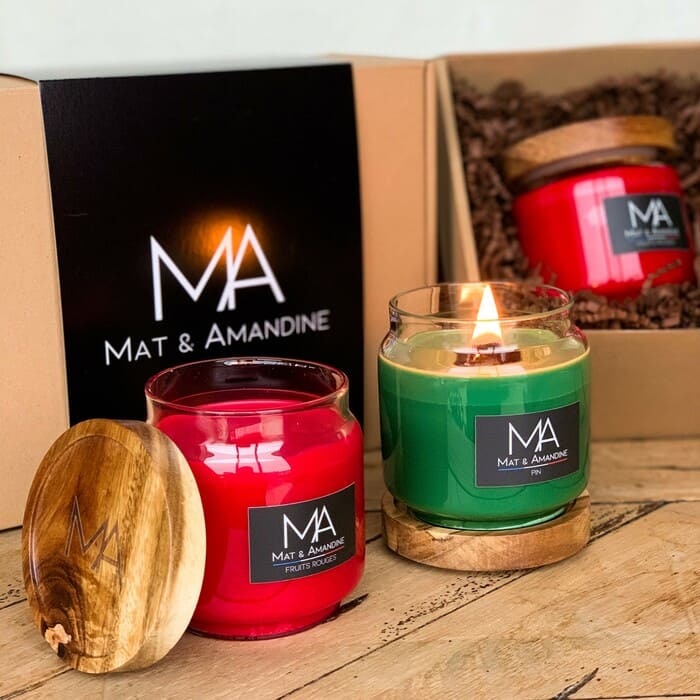 Coffret 2 bougies de noël acheté = 1 bougie moyenne offerte
