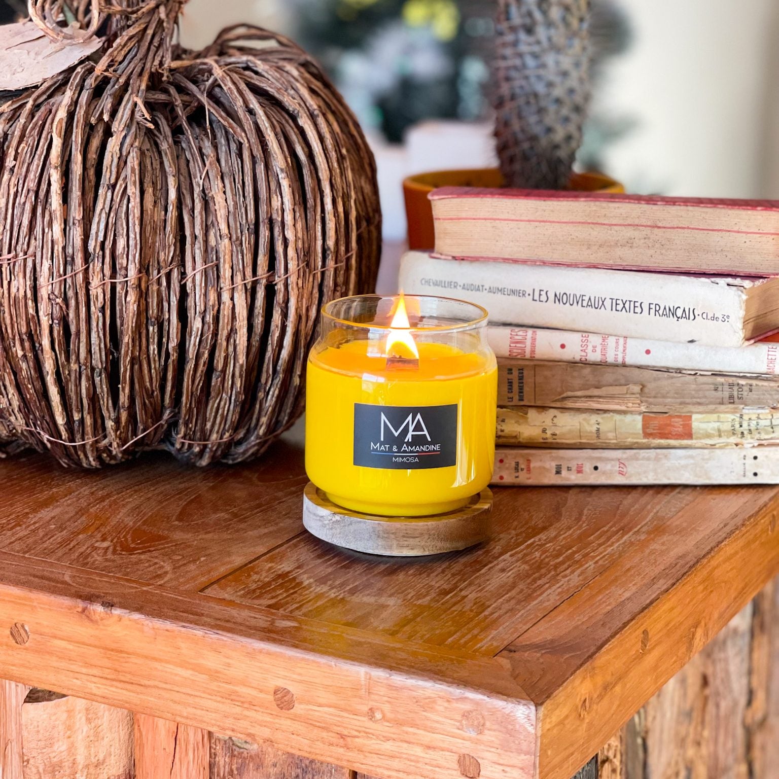 5 astuces pour nettoyer les taches de cire sur les meubles